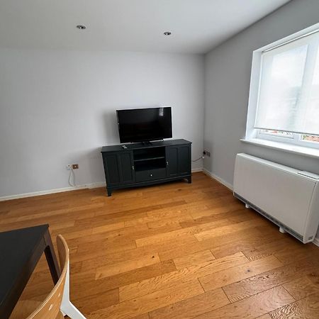 2-Bedroom Flat Walking Distance To Excel London - Perfect Location! Екстериор снимка